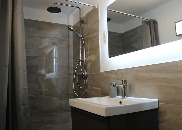 Kleine Souterrain Naehe Hamburg * Neu Wulmstorf